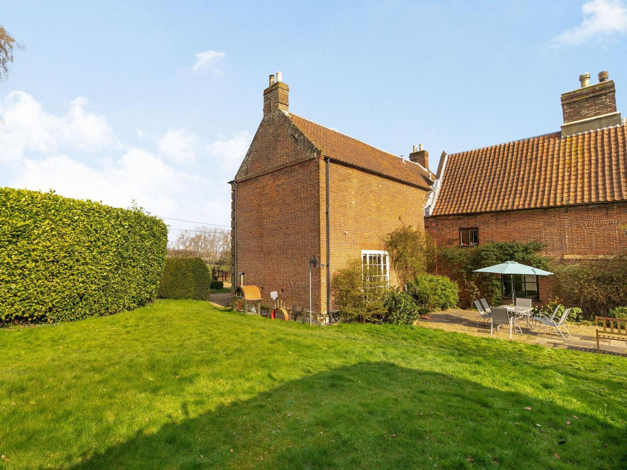 Hemblington Hall Arts And Leisure Ltd South Walsham Exteriör bild