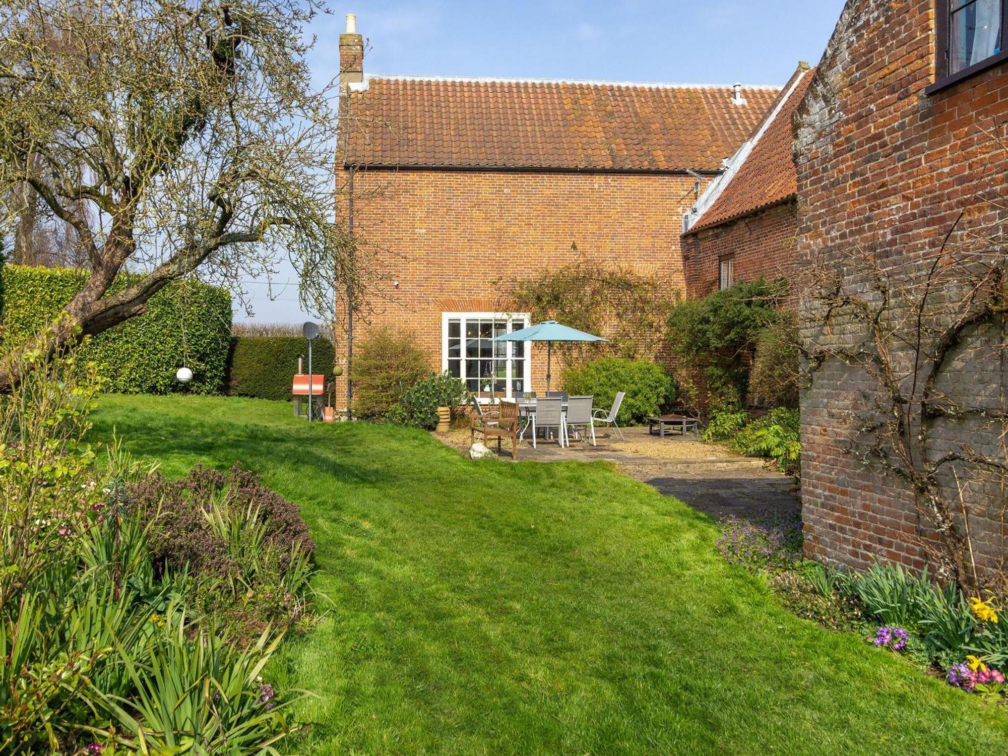 Hemblington Hall Arts And Leisure Ltd South Walsham Exteriör bild
